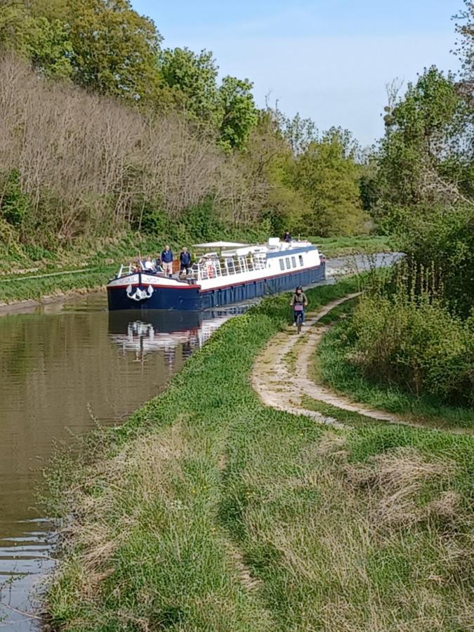 Entre Loire Et Canal Briare Luaran gambar
