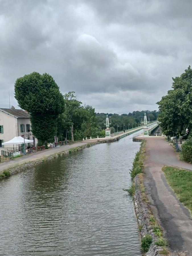 Entre Loire Et Canal Briare Luaran gambar